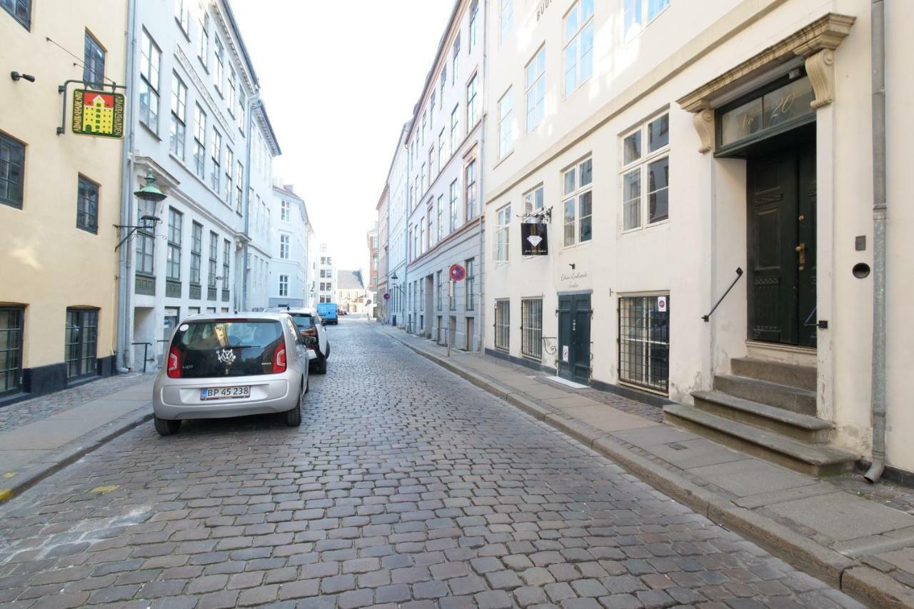 Carolinas - Adm 1 - 3 * Copenhagen